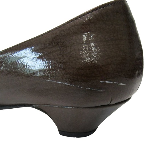 Bill Pinner Caligarius Brown Patent Leather Kitten Heel Pump - Size 7.5 B - Picture 12 of 13